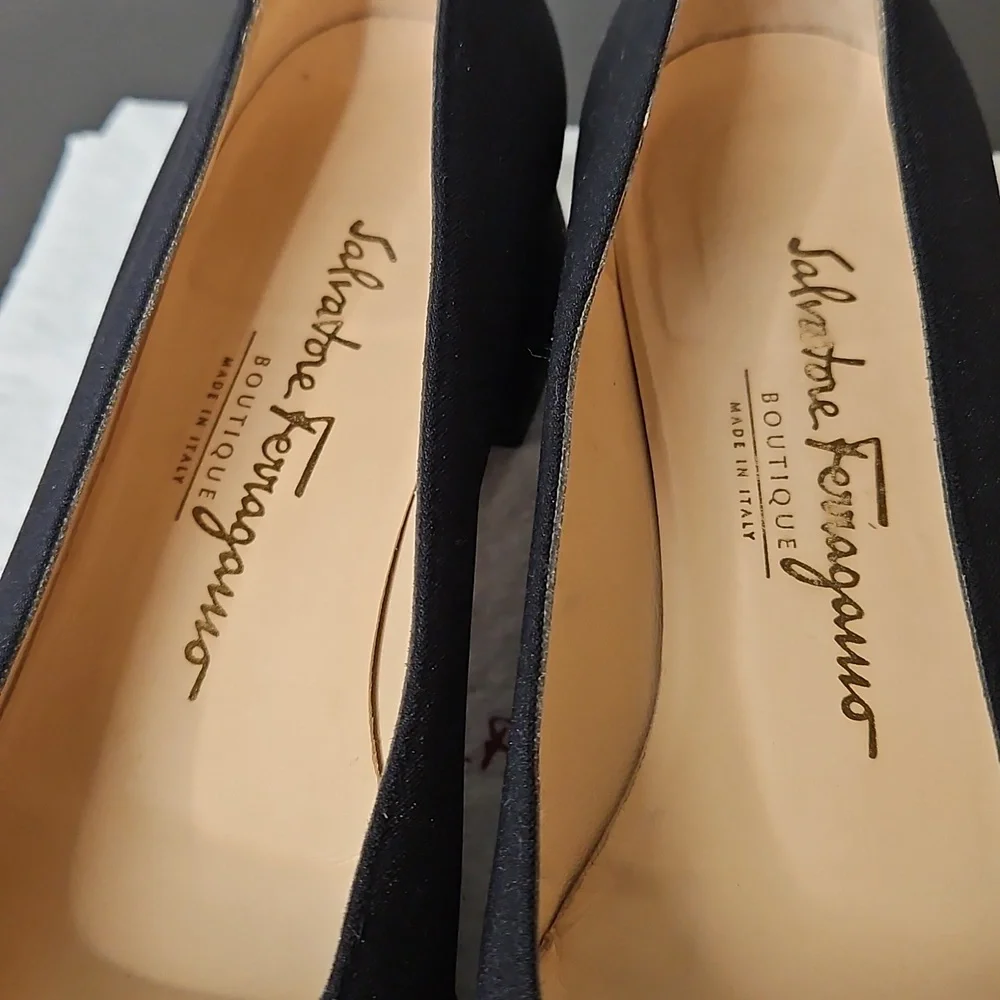 Salvatore Ferragamo Boutique Sonia Logo Black Heels, Size 39 (9A)
